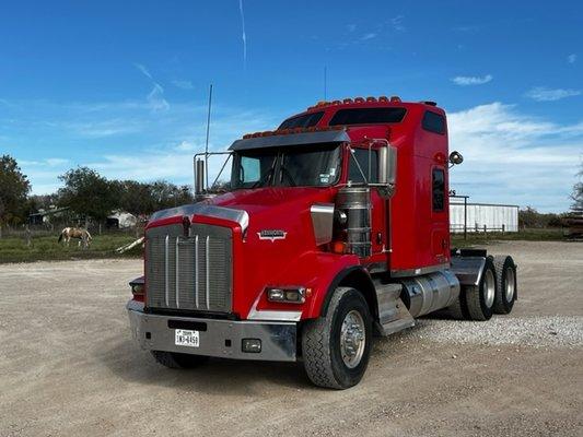 $55,000
2014 KENWORTH T800
PACCAR MX-13
AUTOMATIC
455 HP
612,879 MILES