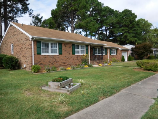 "MOVE IN READY"!!  Lovely all brick, 4 bdrm, 2 bath ranch style home in well established Meadowbrook Terrace neighborhood...