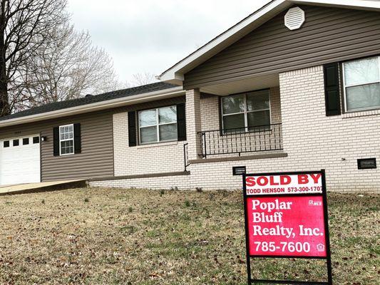 Home sold in Poplar Bluff Missouri. Butler County.