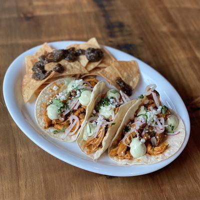 Special : Chicken Tinga Tacos