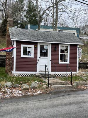 The small but charming gift store across from the mill