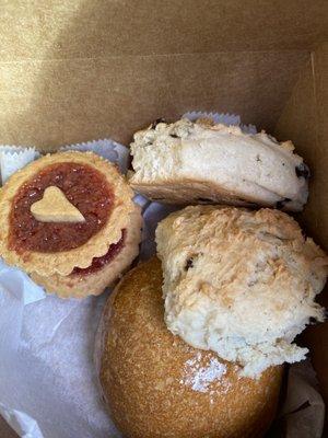 Guava tart, coconut (raisin) drops, small bun