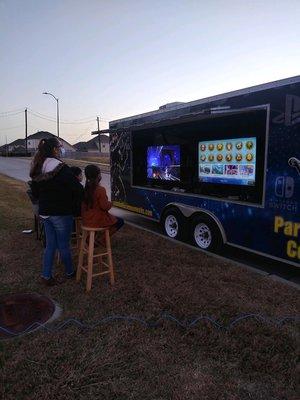 2 Extra 50" Screens on the outside with Wii and Switch gaming !!