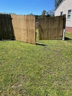 Sagging fence gate Carcamo "replaced"