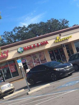 Fair parking and location. It's in a plaza. As all nails shops tends to be.