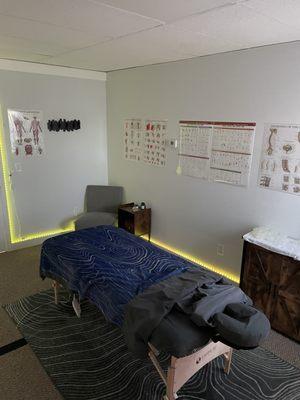 This is Hanna's main room, her specialties are sports massage, neuromuscular therapy and pre-natal.