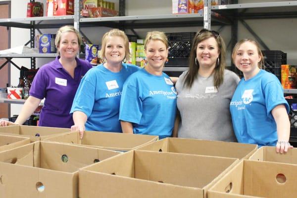 A Day of Service at Minnie's Food Pantry