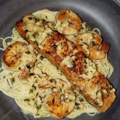 Shrimp Alfredo/Salmon