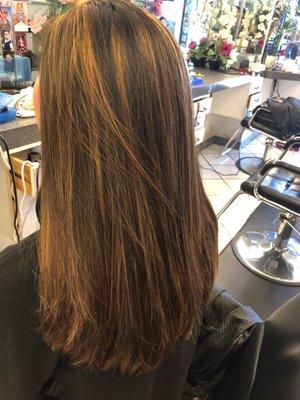 Highlights without bleach but blended hair color.