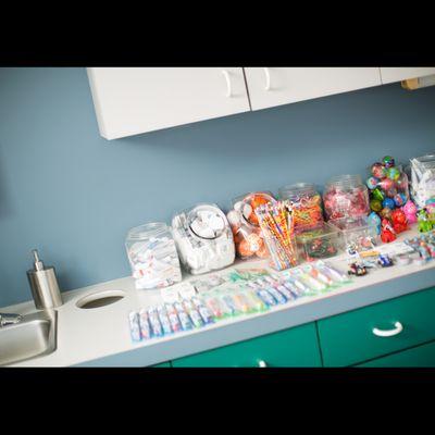 Kid-friendly examination room at Lakeside Pediatric Dental, the practice of Dr. Ryan Hughes, DDS a kids dentist in Lake Oswego, Oregon.