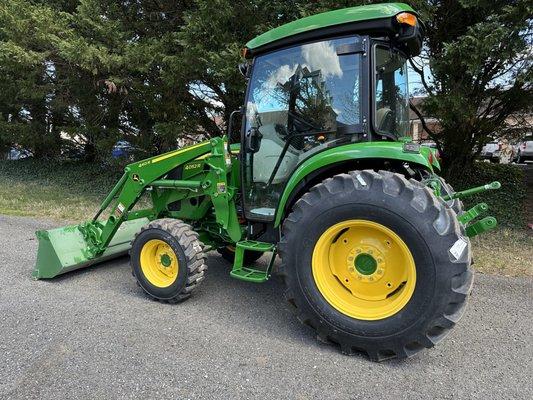 John Deere 4052R Compact Utility Tractor