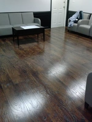 Hardwood Floor
After Cleaning