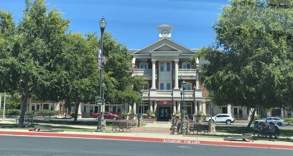 Quick pic of the town square on our way out.