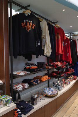 Don't leave Chicago without something for the Chicago sports fan in your life! I Love Chicago at O'Hare carries a variety of teams apparel.