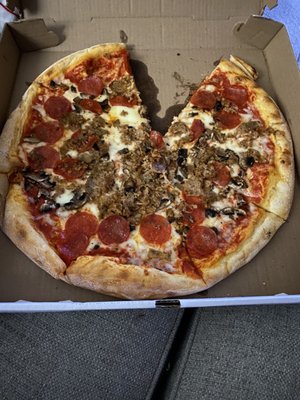 Pepperoni/sausage/mushroom L Pie