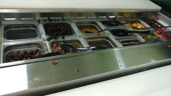 Wet toppings counter at Kiwi Loco in Pocatello ID