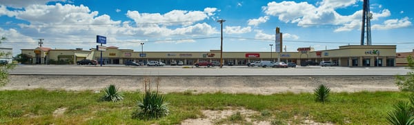 Panoramic view of entire center and frontage along Horizon Blvd