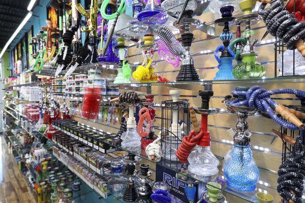 Large variety of hookahs and accessories !