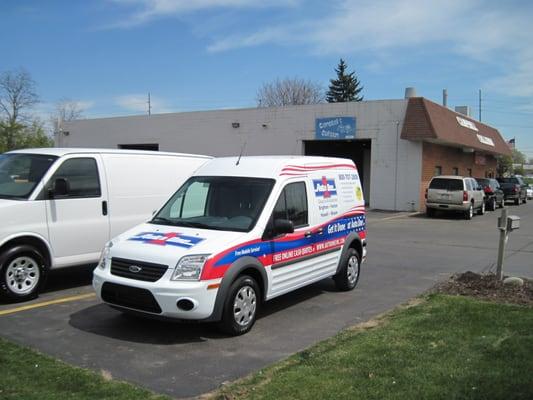 Auto One offers mobile auto glass service to your home or workplace.