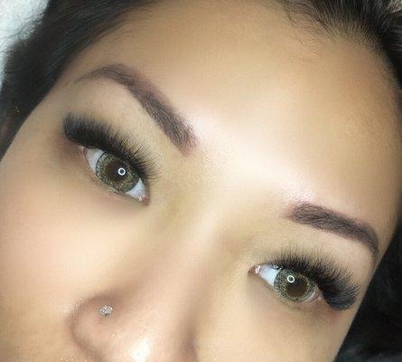 Healed ombré brows. Volume set.