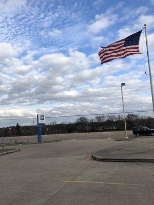 Outdoor shot of the Hewitt post office.