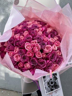 Mix of light pink and purple roses