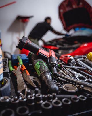 If you are looking for a trustworthy mechanic in Houston , Tx . Give us a call and Come to our shop! We do all mechanic service!