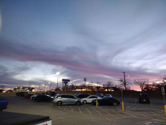 Beautiful sky for Christmas Eve Eve!! Stores are packed! Be safe!