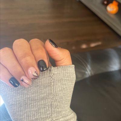 Perfect nails for spooky szn !