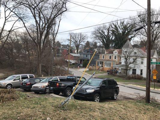 Parking at the top of the hill that leads into the park.