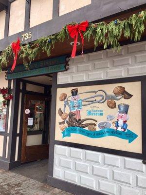 Nusscracker Haus front door on the left ~ Nutcracker Museum door on the right.