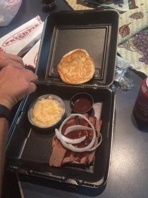 Brisket sandwich with Mac and cheese