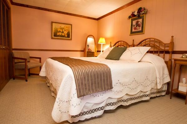 Red Bud Cove Bed & Breakfast