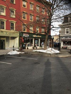 View from the Easton downtown circle of storefront location.