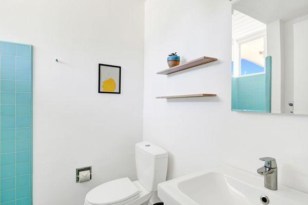 Vintage bathroom in Unit 1 at The Amado