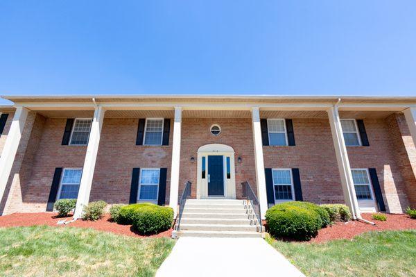 Exterior Apartment Building at Ashmore Trace Apartments