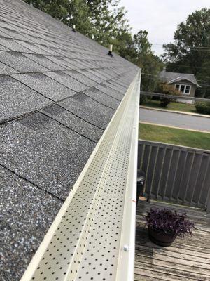 Atlas Pinnacle Pristine Asphalt Shingle Roof with new seamless gutter and gutter guard in Lancaster, PA