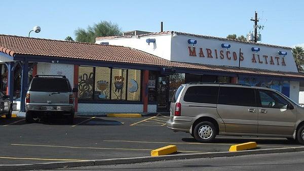 Mariscos Altata, on W. Indian School Road