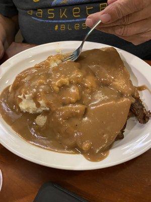 Hot roast beef with mashed potatoes