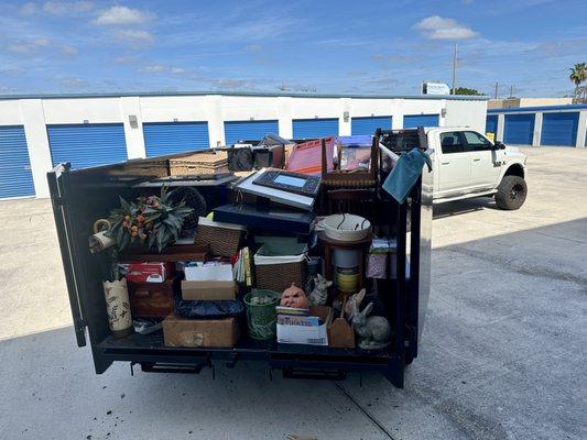 Full load, ready to roll! Another successful haul away in Winter Springs, FL. Clearing the path to a clutter-free space. 

#HaulAway