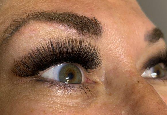 Volume lashes