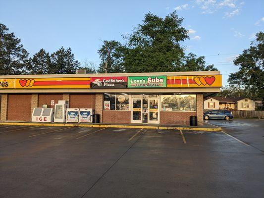 Love's Country Store, Broken Bow