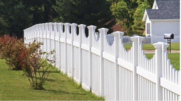 Hire a fence pro you can trust. Fence Installation service available (813) 468-3020