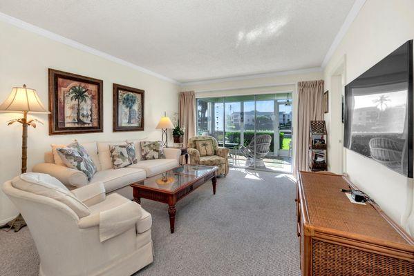 Condo
 3100 Binnacle DR 107 , Naples, FL 34103
 Moorings
 2 Bed
 2 Bath
 874 Sqft
 Private Beach 
 $499,000
 Fees $2500