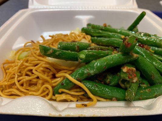 Half and half noodle and spicy green beans