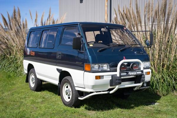 1990 Mitsubishi Delica 4WD Star Wagon