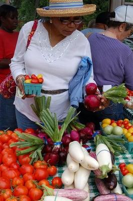 The Wood Street Urban Farm Stand at Growing Home