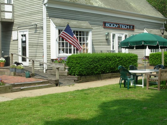 249 Main Street, Amagagansett, NY - 631-267-8222