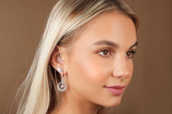 Dangling diamonds earrings - Allegra

https://diamka.co/products/copy-of-curled-diamond-earrings-alessia