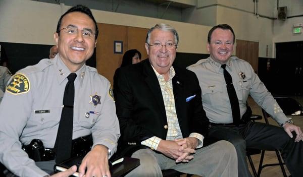 Smile with LA Supervisor Don Knabe during Volunteer Training Convention for LASD. Photo by Deb Halberstadt